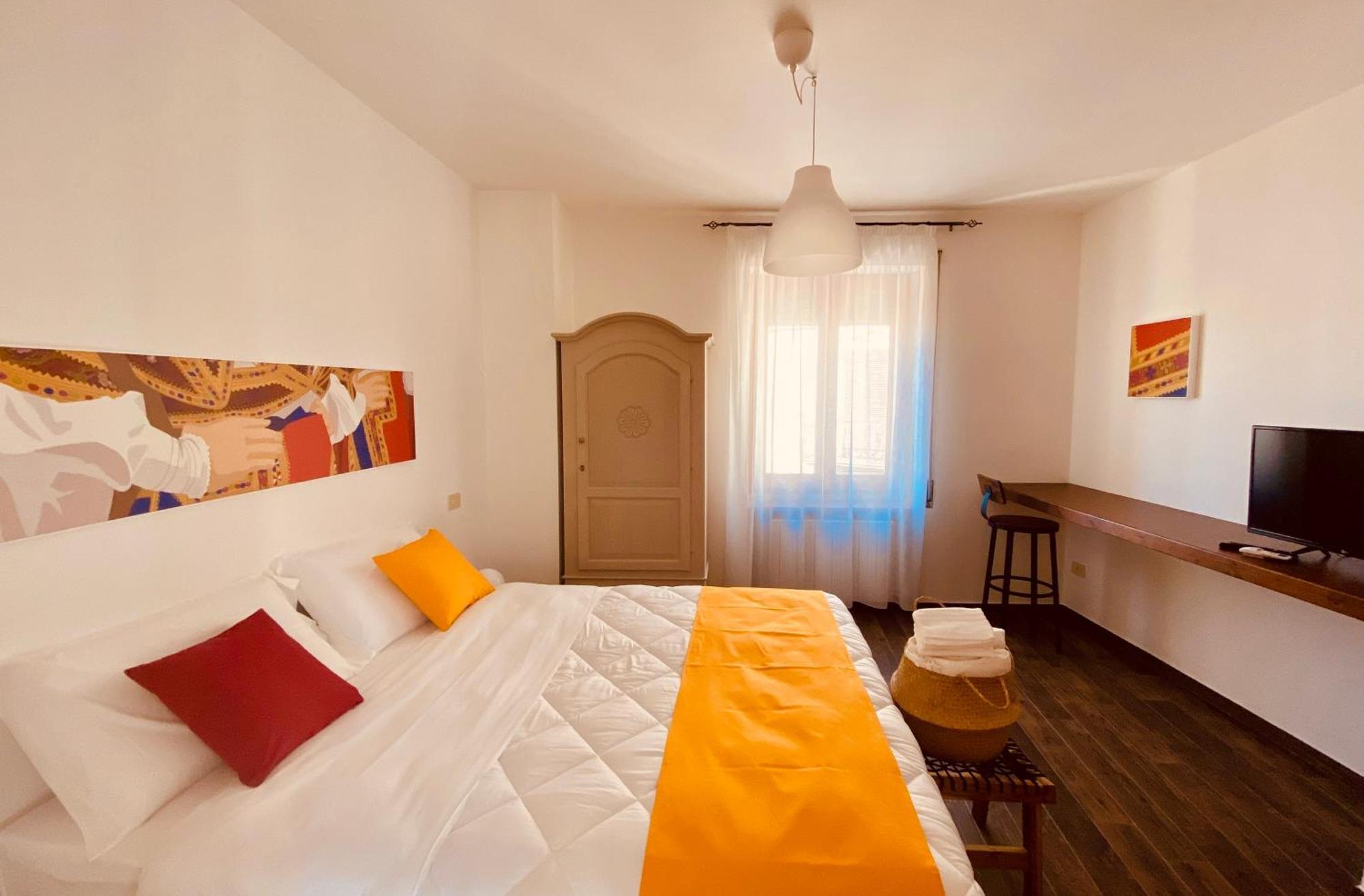 Carrales Guest House Nuoro  Bagian luar foto