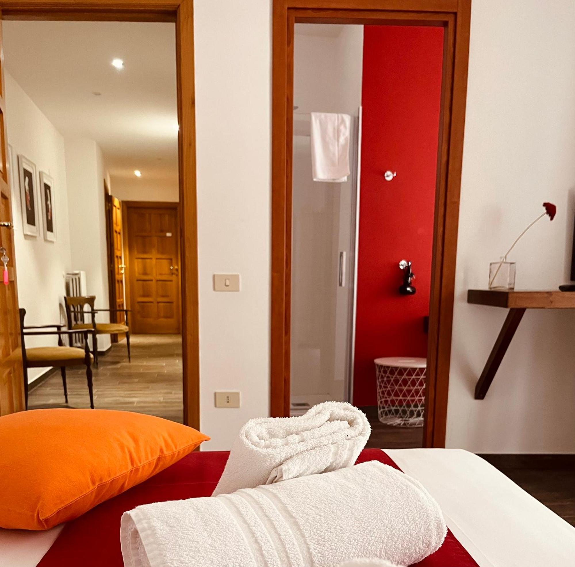 Carrales Guest House Nuoro  Bagian luar foto