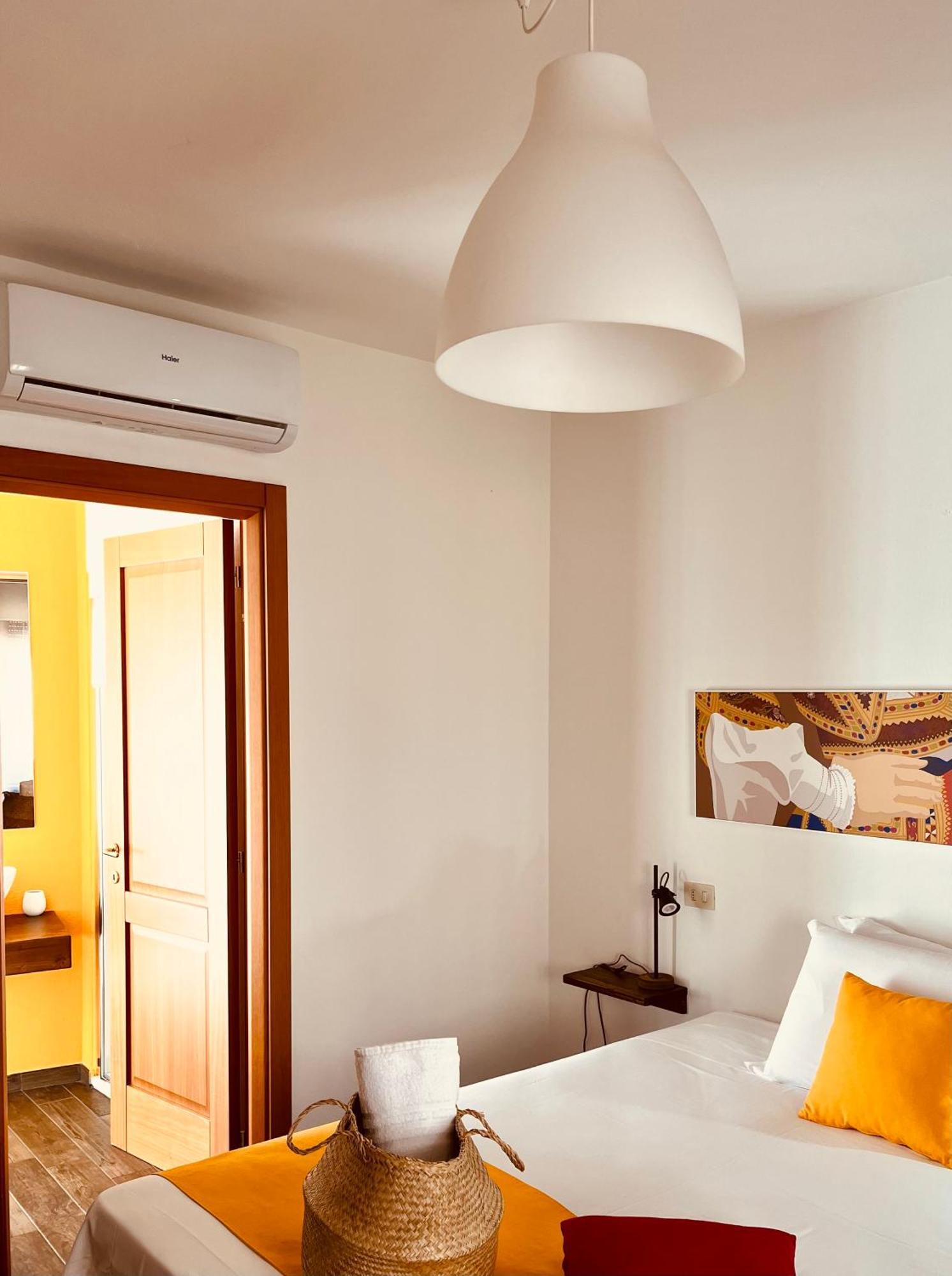 Carrales Guest House Nuoro  Bagian luar foto