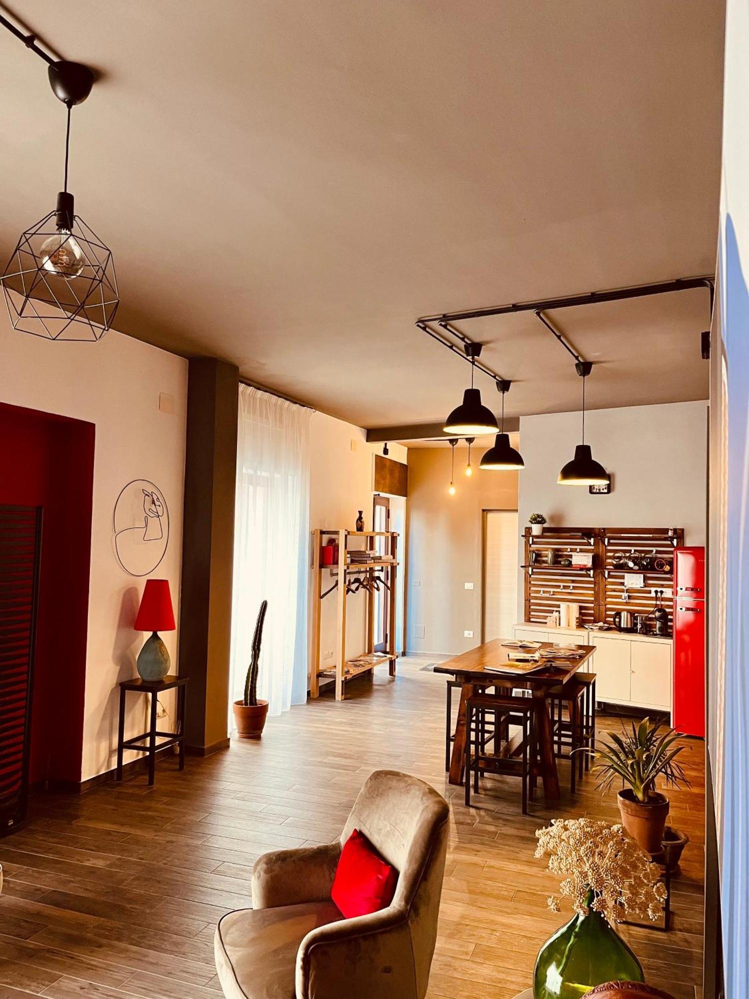 Carrales Guest House Nuoro  Bagian luar foto