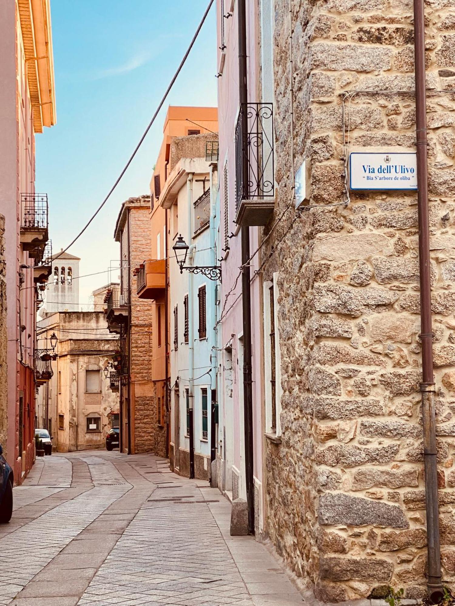 Carrales Guest House Nuoro  Bagian luar foto