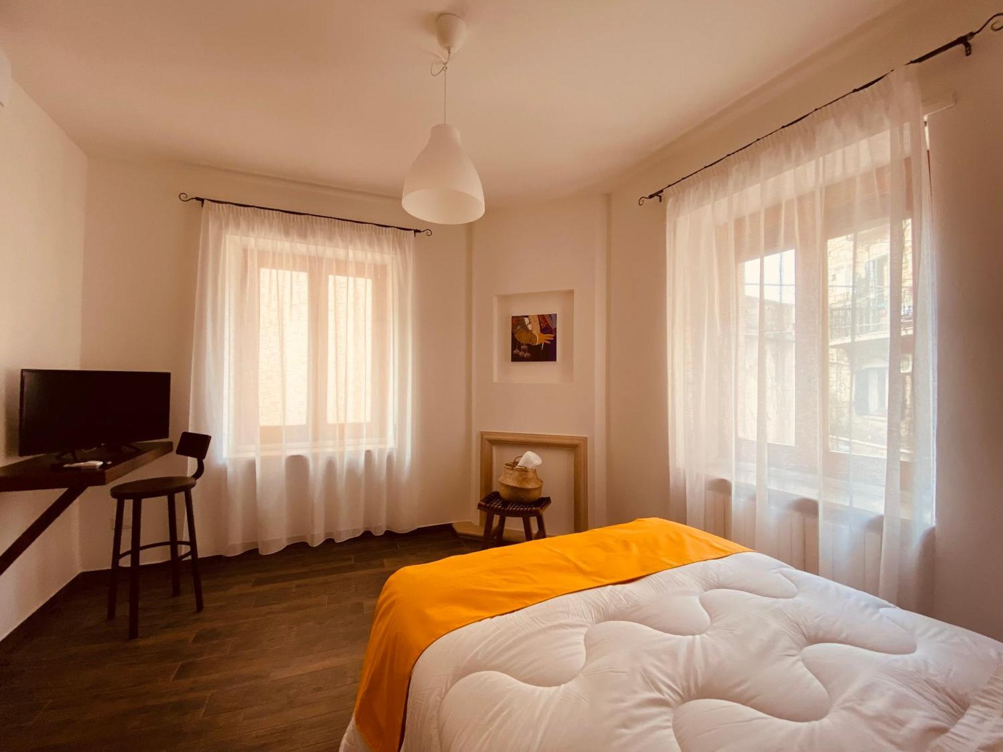 Carrales Guest House Nuoro  Bagian luar foto