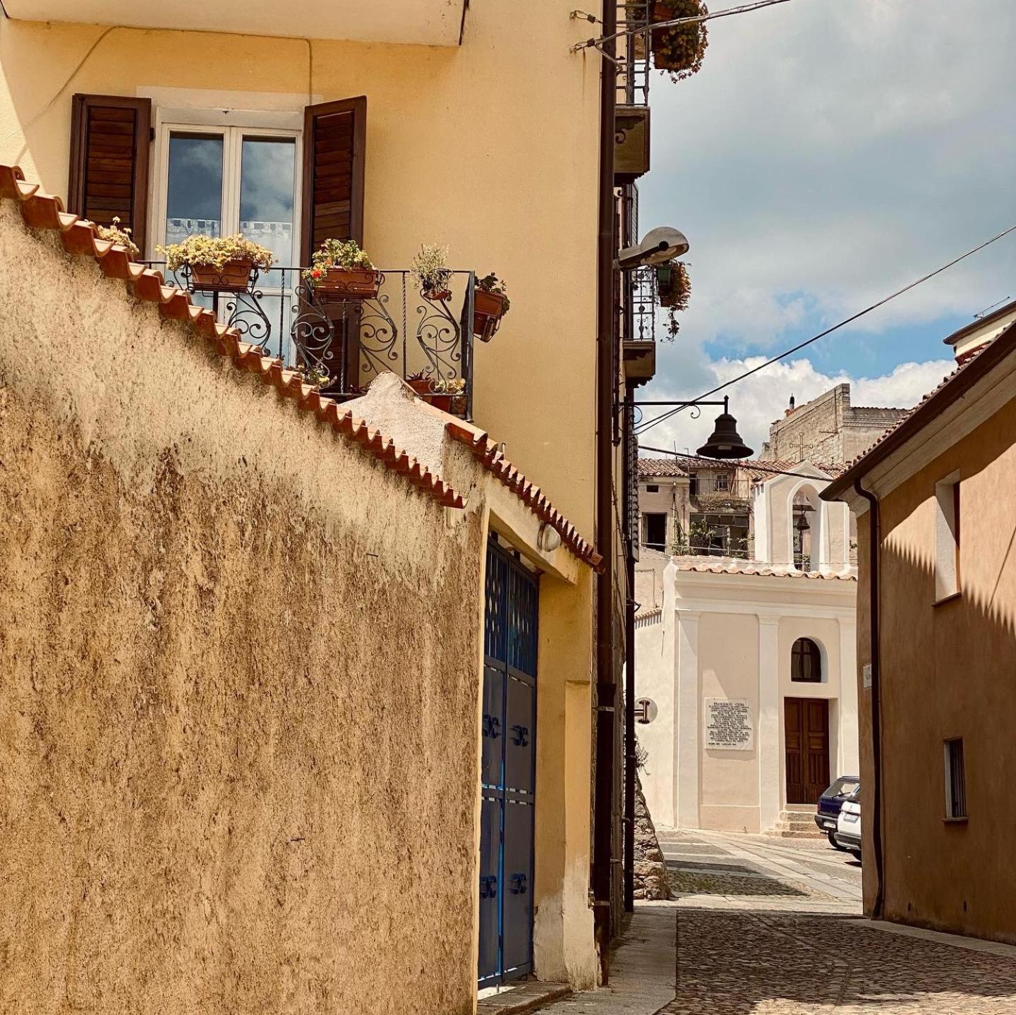 Carrales Guest House Nuoro  Bagian luar foto