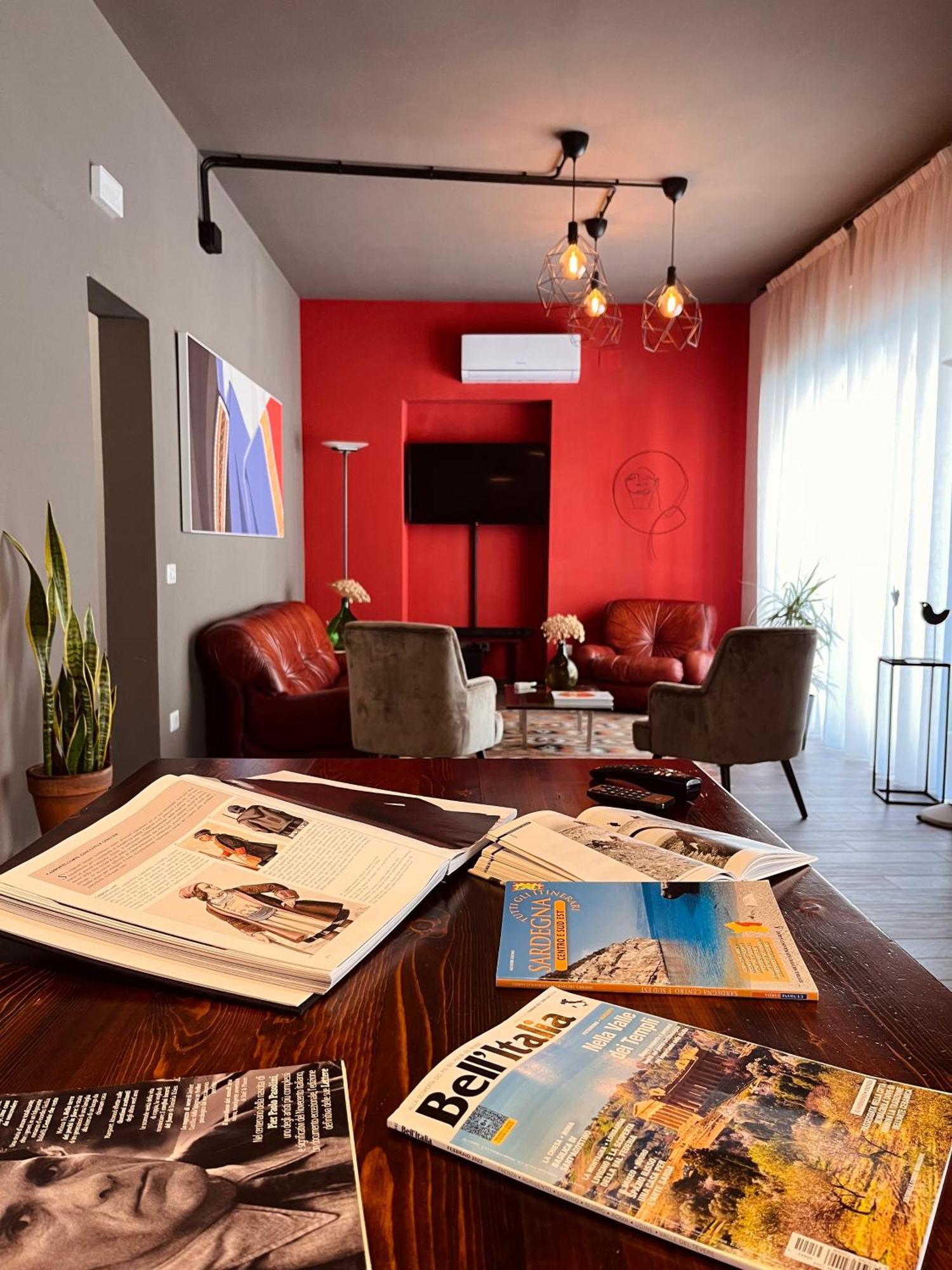 Carrales Guest House Nuoro  Bagian luar foto