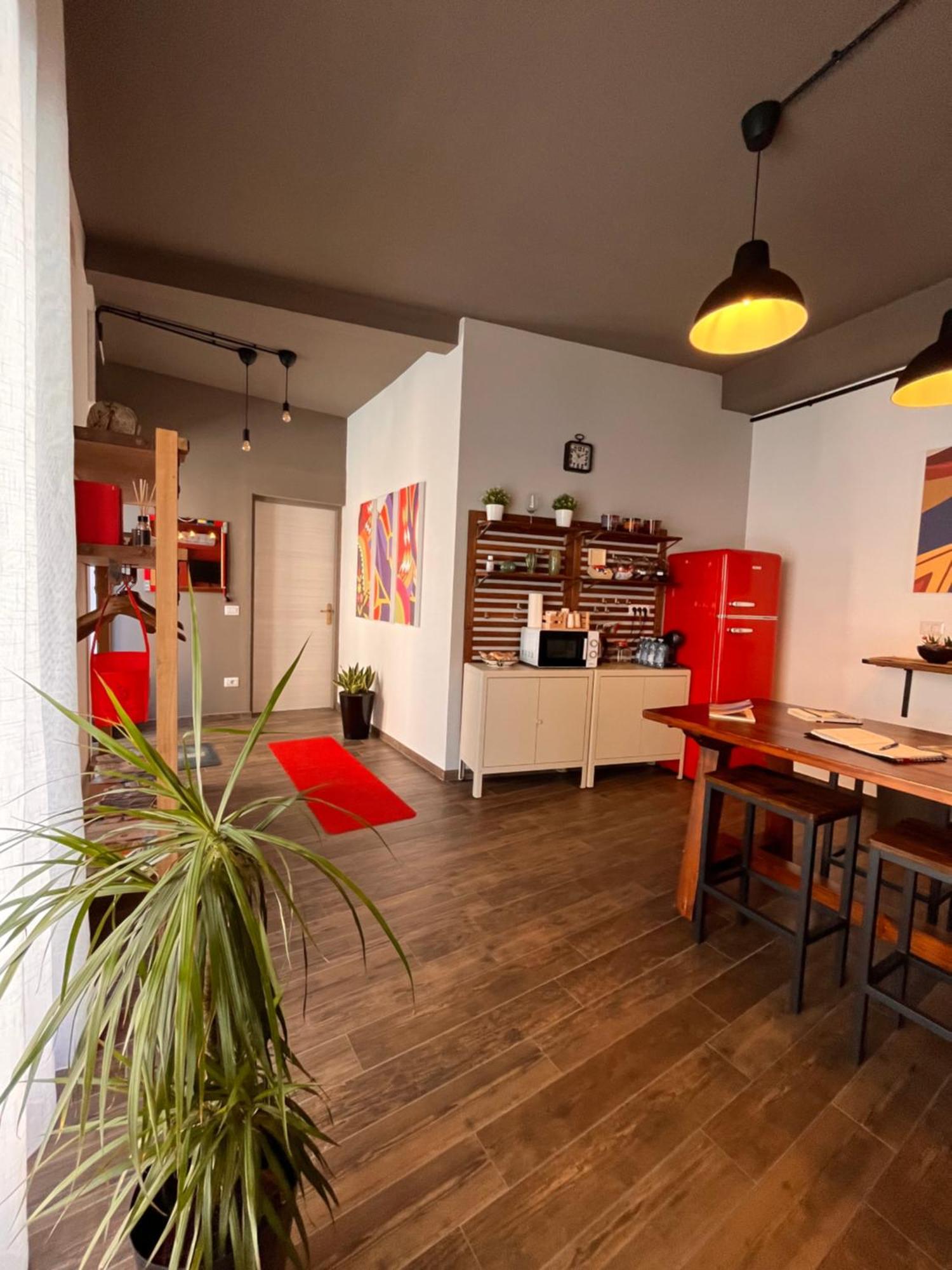 Carrales Guest House Nuoro  Bagian luar foto