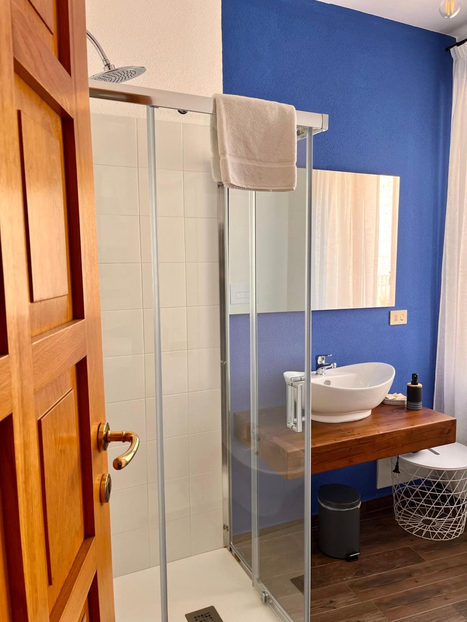 Carrales Guest House Nuoro  Bagian luar foto